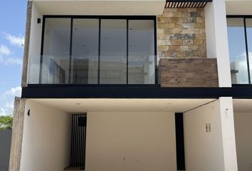 Casa en condominio en  Calle 27, Cholul, Mérida, Yucatán, 97305, Mex