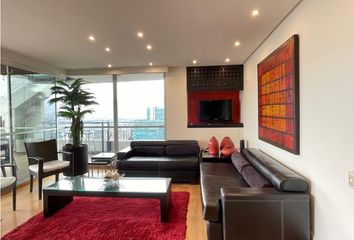 Apartamento en La Strada Centro Comercial, Alejandría, Medellín, Antioquia, Col