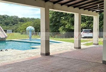 Quinta en  Calle Policarpio Cavazos Treviño, Los Arroyos, Montemorelos, Nuevo León, 67604, Mex