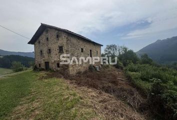 Chalet en  Eskoriatza, Guipúzcoa