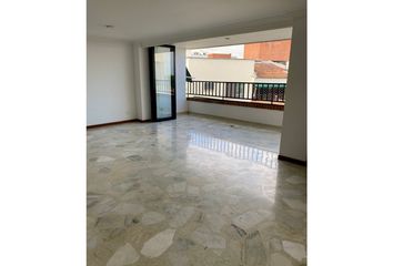 Apartamento en  Ciudad Jardín, Cali