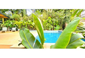Casa en Calle 9a, El Poblado, Medellín, Antioquia, Col