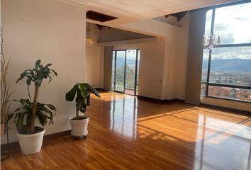 Apartment for rent in Lindaraja, Bogotá