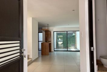 Casa en  Circuito Ártico 456-548, Residencial Horizontes, Irapuato, Guanajuato, 36648, Mex