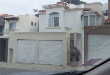 Casa en  Avenida Milton Castellanos, Luis Echeverría Álvarez, Tijuana, Baja California, 22640, Mex