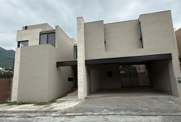 Casa en  Calle Puerta Del Oro 535-535, La Estanzuela, Monterrey, Nuevo León, 64989, Mex