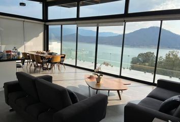 Casa en condominio en  Carretera Valle De Bravo-santo Tomás De Los Plátanos-zuluapan-lim. Méx. /mich., San Gaspar, Valle De Bravo, México, 51230, Mex