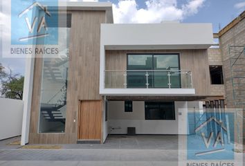 Casa en  Llano Grande, Metepec