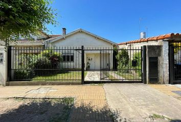 Casa en  Calle Hipolito Yrigoyen, Buenos Aires, Ciudad Autónoma De Buenos Aires, Arg