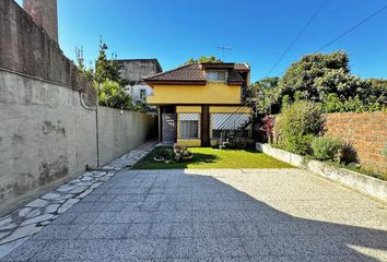 Casa en  Calle Hipolito Yrigoyen, Buenos Aires, Ciudad Autónoma De Buenos Aires, Arg