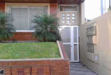 Casa en  Calle Gaucho Cruz 5129, Caseros, Tres De Febrero, B1682, Provincia De Buenos Aires, Arg