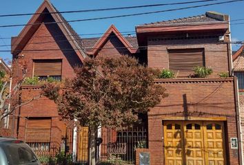 Casa en  Calle Bomberos Voluntarios 5660, Caseros, Tres De Febrero, B1682, Provincia De Buenos Aires, Arg