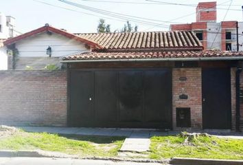 Casa en  Calle San Lorenzo 1682, Caseros, Tres De Febrero, B1683, Provincia De Buenos Aires, Arg