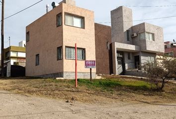 Casa en  Calle 25 De Mayo, Yocsina, Santa María, Córdoba, Arg