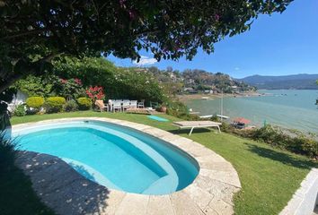 Casa en  Privada Rinconada, Peña Blanca, Valle De Bravo, México, 51202, Mex