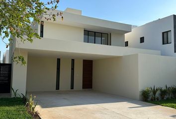 Casa en condominio en  Pueblo Cholul, Mérida, Yucatán