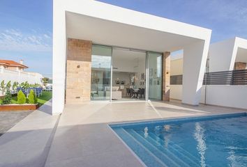 Chalet en  Distrito 2 - Urbanizaciones - Los Naúfragos, Torrevieja