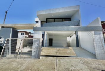 Casa en  Manuel Márquez De León, Ensenada