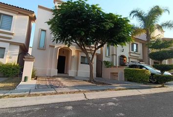 Casa en condominio en  Boulevard Paseo De La Reyna, Villa California, San Agustín, Tlajomulco De Zúñiga, Jalisco, 45646, Mex