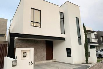 Casa en  Anillo Vial Fray Junípero Serra, Misión De Santiago, Fraccionamiento La Vista Residencial, Rinconada La Condesa, Querétaro, 76146, Mex