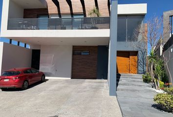 Casa en condominio en  Avenida Paseo De Las Lomas, Juriquilla, Lomas, La Antigua Juriquilla, Querétaro, 76226, Mex