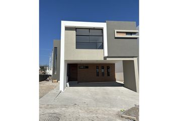 Casa en  La Cruz, San Juan Del Río, San Juan Del Río, Querétaro