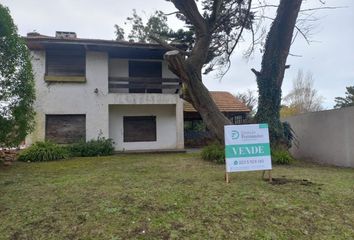 Casa en  Calle 497 649, Mar Del Plata, General Pueyrredón, B7614, Provincia De Buenos Aires, Arg