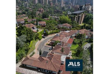 Casa en  Altos Del Poblado, Medellín