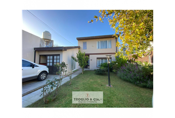 Casa en  Bernardino Rivadavia, Mar Del Plata