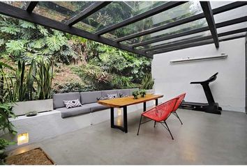 Casa en  Altos Del Poblado, Medellín