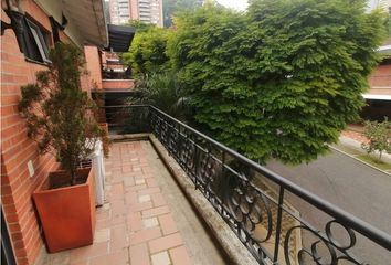 Casa en  Altos Del Poblado, Medellín