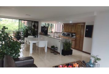 Apartamento en  Poblado, Medellín