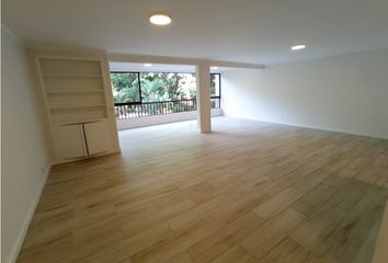 Apartamento en  Poblado, Medellín