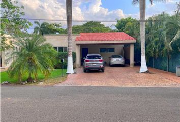 Casa en  Club De Golf La Ceiba, Mérida, Yucatán