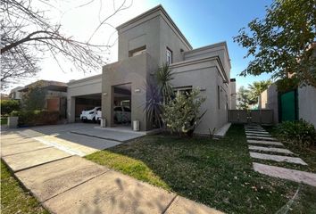 Casa en  Luján De Cuyo, Mendoza