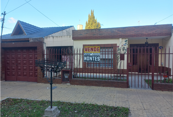 Casa en  Isidro Casanova, La Matanza