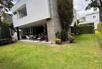 Casa en  Cumbayá, Quito