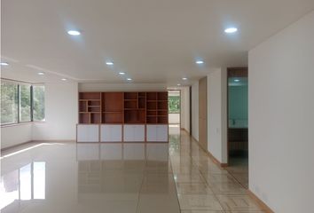 Apartamento en  Poblado, Medellín