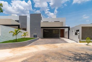 Casa en condominio en  Pueblo Tixkuncheil, Baca, Yucatán