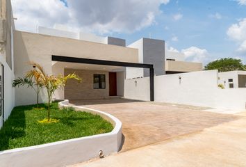 Casa en condominio en  Pueblo Tixkuncheil, Baca, Yucatán