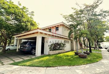 Casa en  La Costera, Culiacán