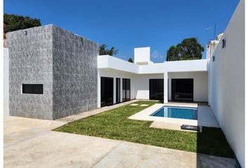 Casa en  Lomas De Atzingo, Cuernavaca, Morelos