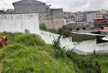 Terreno Comercial en  Puengasí, Quito