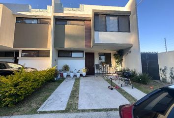 Casa en condominio en  Calle Bosques De Los Cedros, Bosque Cedros Santa Anita, San Agustín, Tlajomulco De Zúñiga, Jalisco, 45645, Mex