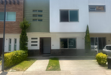 Casa en condominio en  Calle Oporto, Nueva Galicia, La Tijera, Tlajomulco De Zúñiga, Jalisco, 45645, Mex