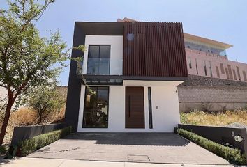 Casa en condominio en  Calle Cañadas Del Bosque, Morelia, Michoacán De Ocampo, 58200, Mex