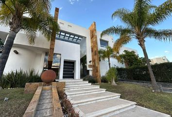 Casa en condominio en  Calle Segunda De Cedros, Jurica, Santiago De Querétaro, Querétaro, 76100, Mex