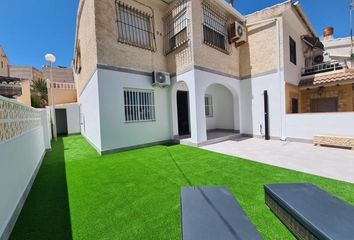 Chalet en  Distrito 3 - Playas - La Mata, Torrevieja