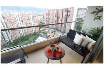 Apartamento en  Loma De Los Bernal, Medellín