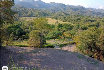 Lote de Terreno en  Anatolí, La Mesa